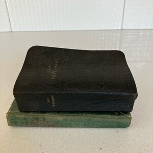 Antique Black and Green New Testament Bible Set